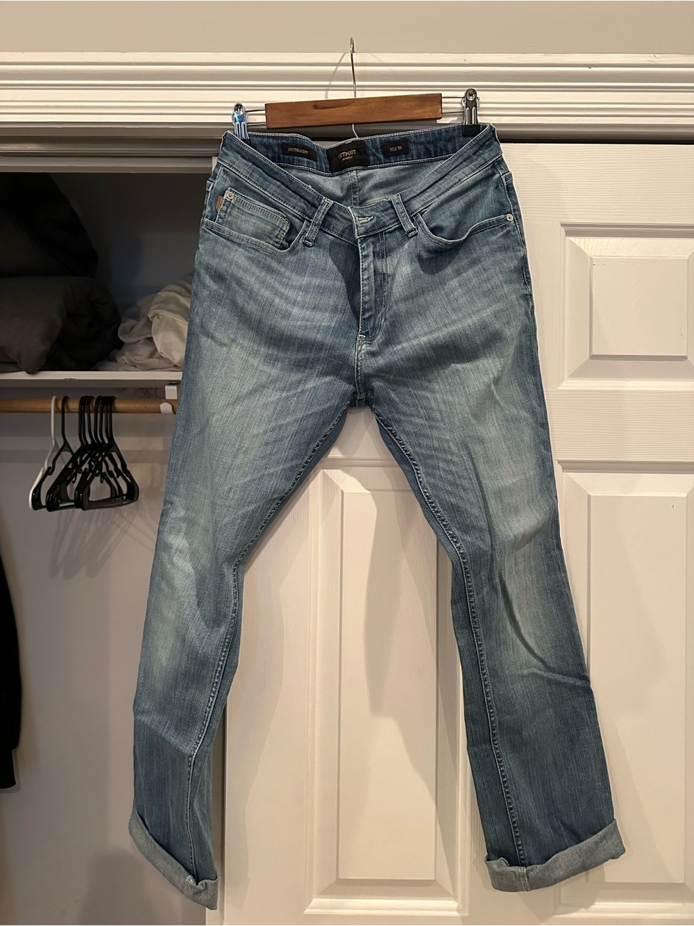 Outpost Straight Men's Jeans in Light Blue Denim